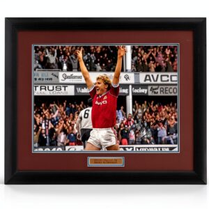 Fotografia firmata a mano Frank McAvennie WHU Legend 16x12 AFTAL COA-0