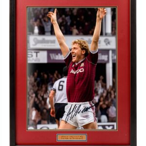 Fotografia firmata a mano di Frank McAvennie WHU Legend 16x12'' AFTAL COA-0